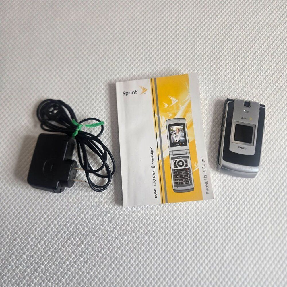 Vintage Y2K Sanyo Katana II Sprint Flip Phone Charger User Guide